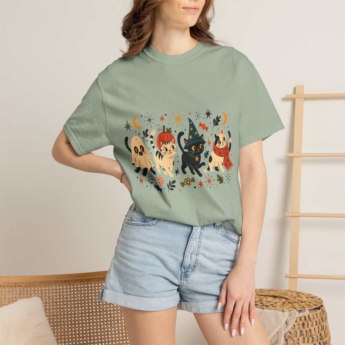 Halloween Cats T-Shirt – Retro Spooky Cat Lover Tee