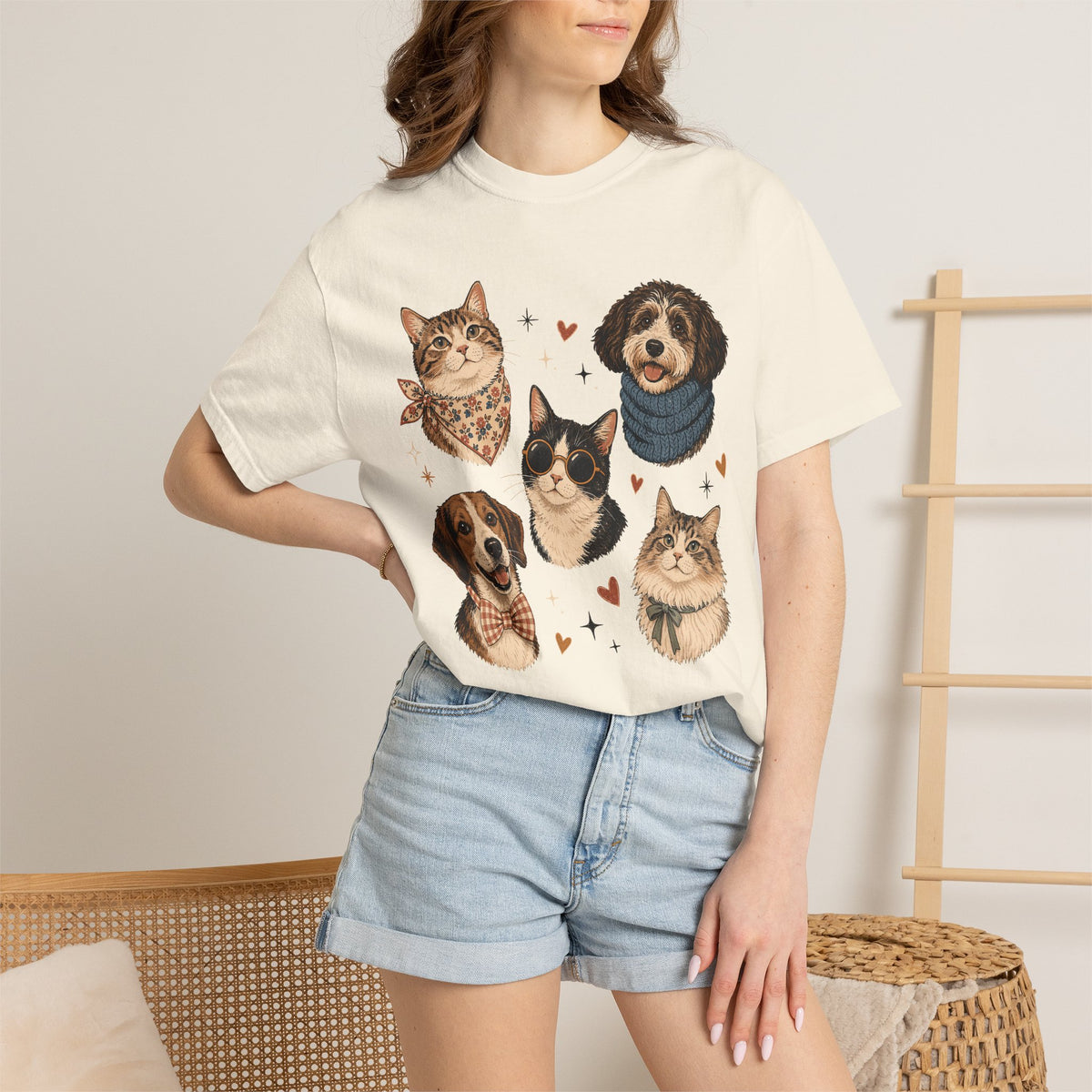Pets in Style Dog and Cat Graphic T-Shirt