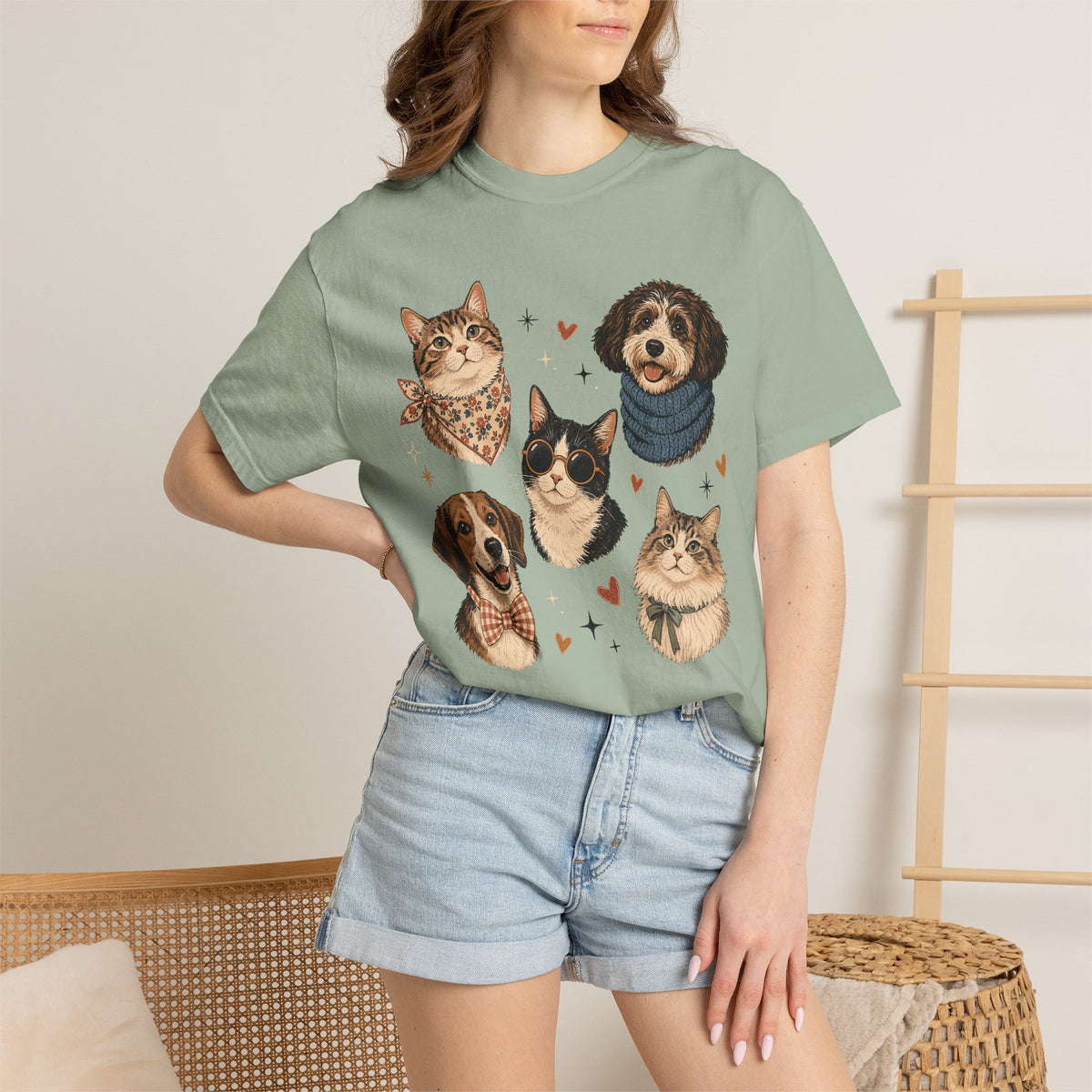 Pets in Style Dog and Cat Graphic T-Shirt
