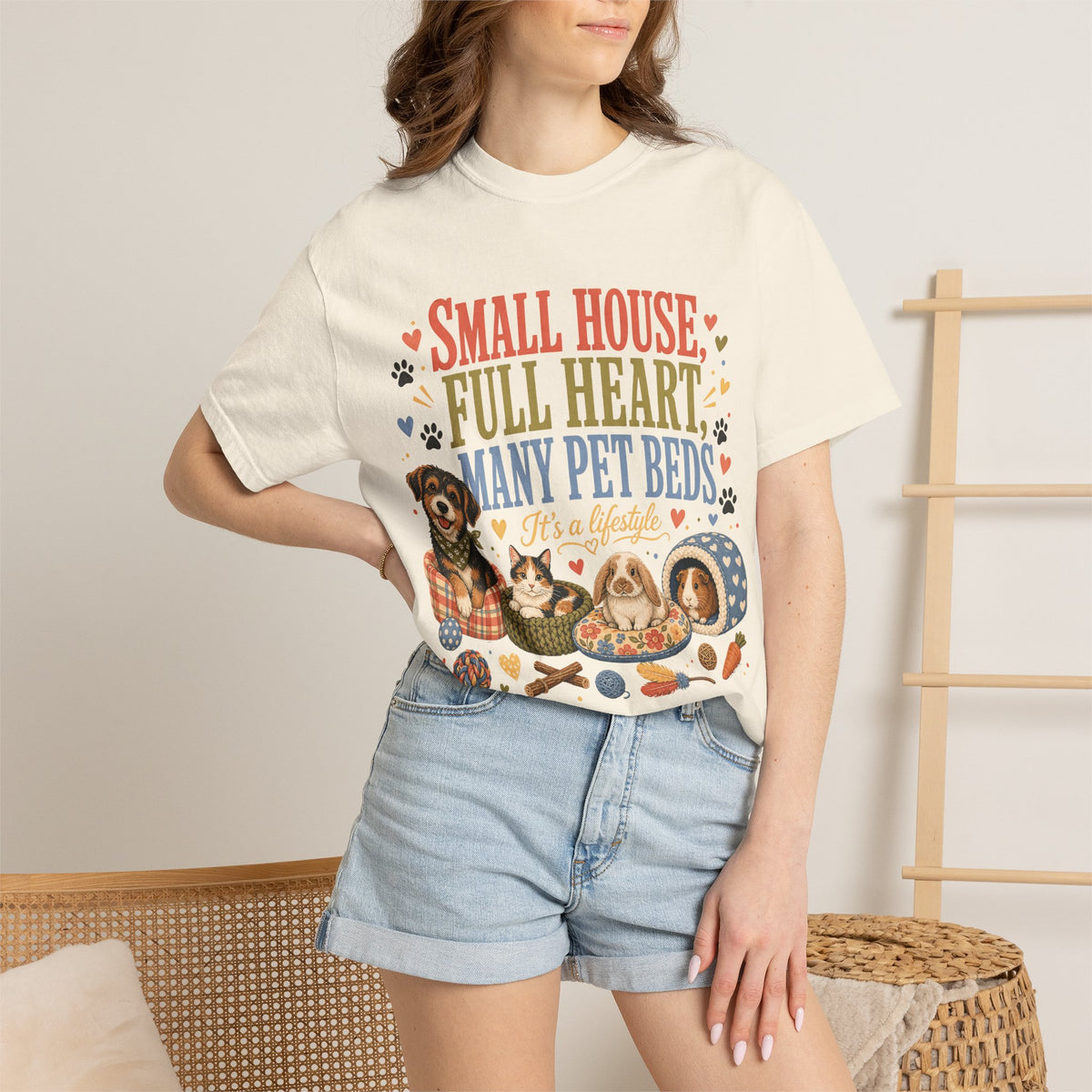 Small House Full Heart Many Pet Beds T-Shirt