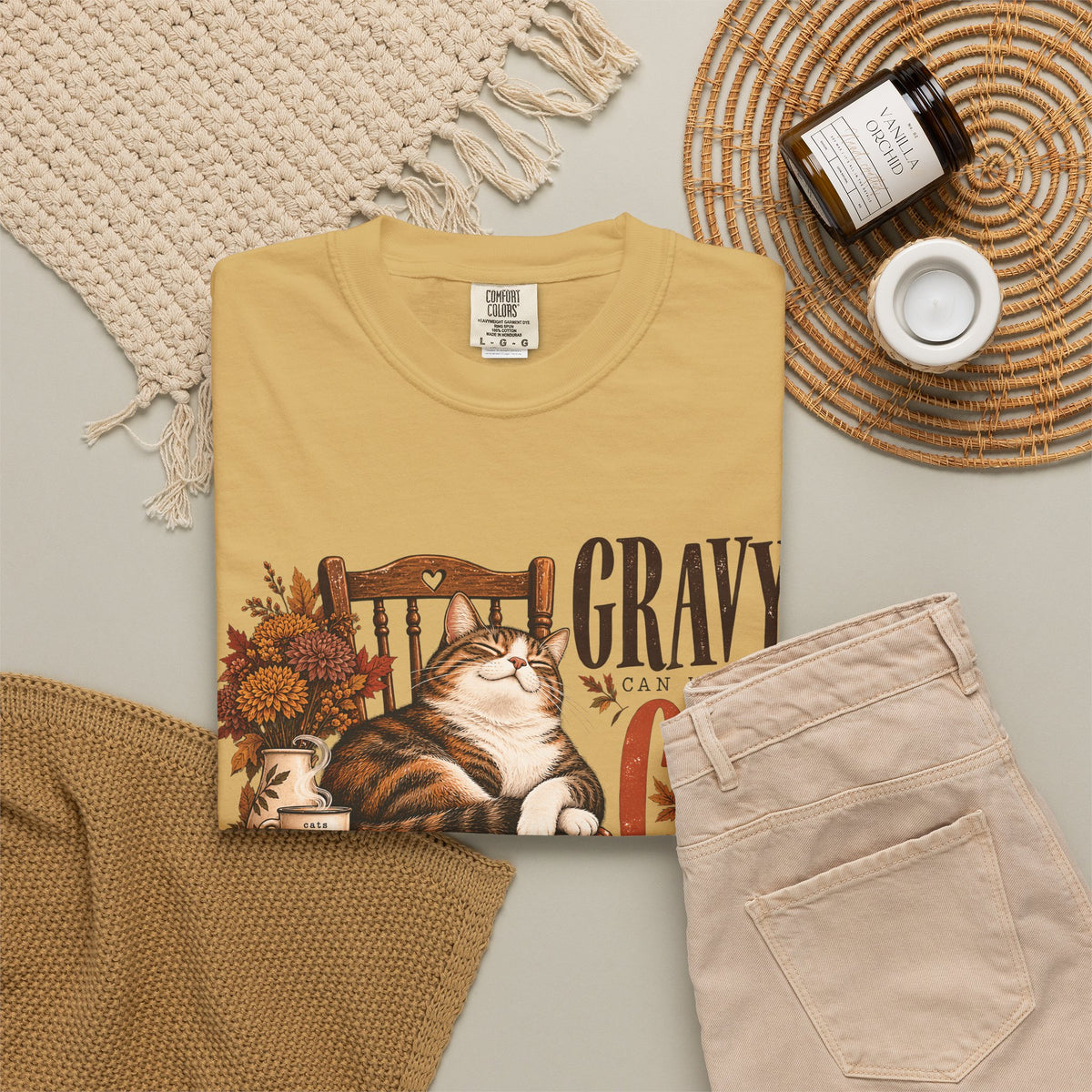 Gravy Can Wait The Cat Needs My Chair T-Shirt – Funny Thanksgiving Cat Tee