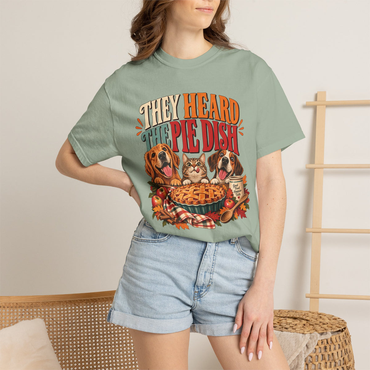 They Heard the Pie Dish T-Shirt – Funny Thanksgiving Dog & Cat Tee