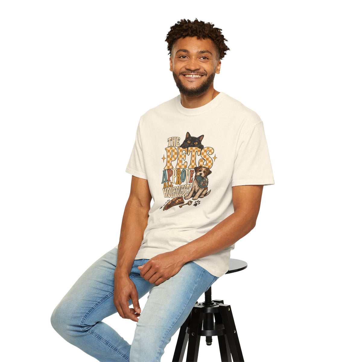 The Pets Approve All Houseguests T-Shirt – Funny Dog & Cat Lover Tee