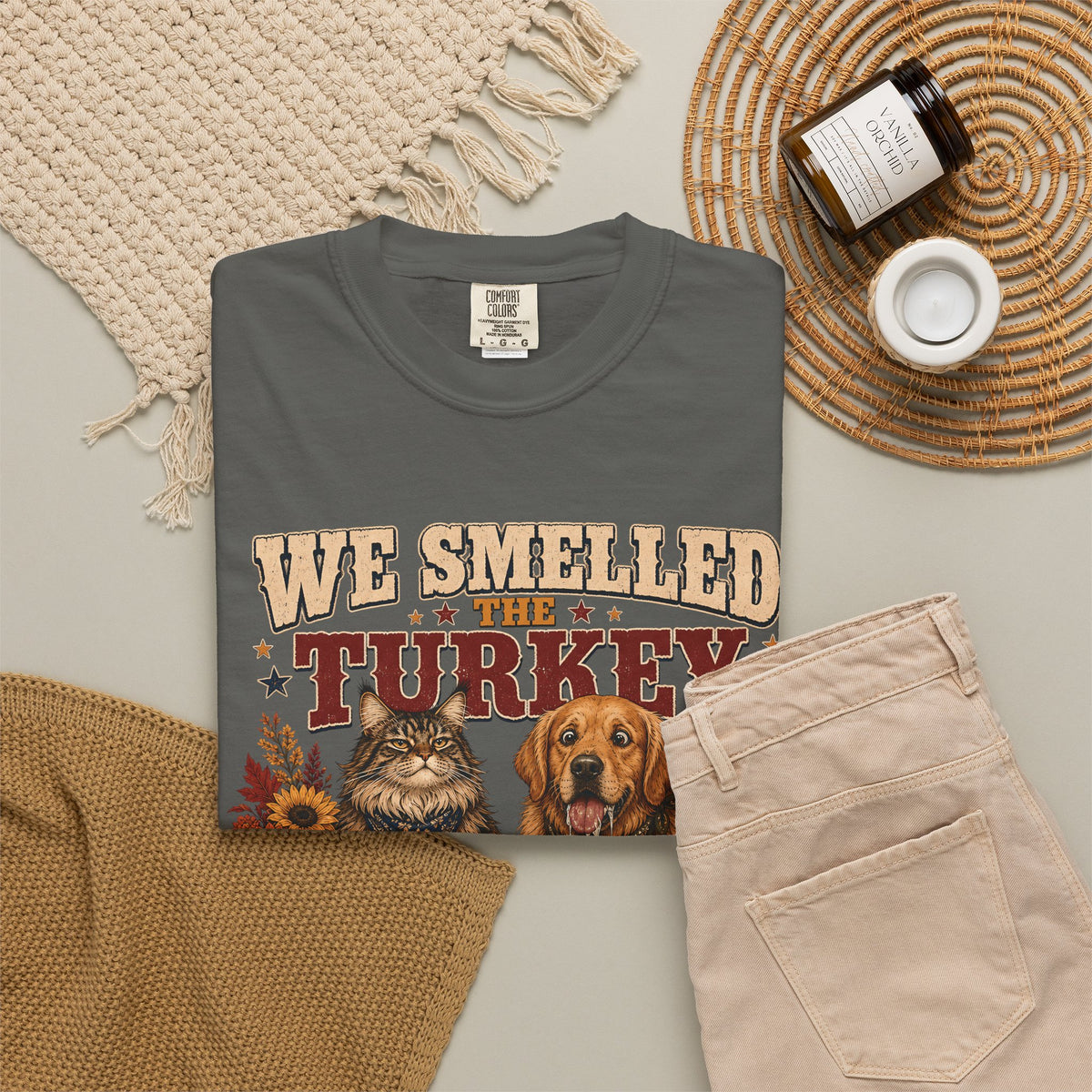 We Smelled the Turkey – Funny Thanksgiving Dog & Cat T-Shirt