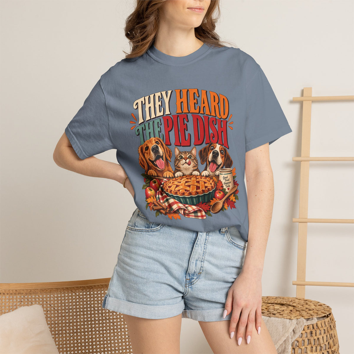 They Heard the Pie Dish T-Shirt – Funny Thanksgiving Dog & Cat Tee