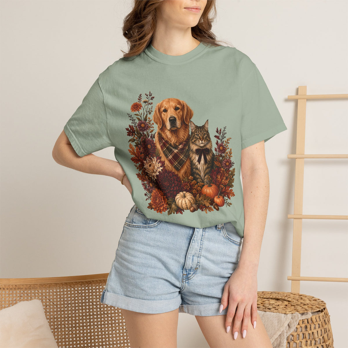 Autumn Dog & Cat Floral T-Shirt – Cozy Fall Pet Lover Graphic T-Shirt