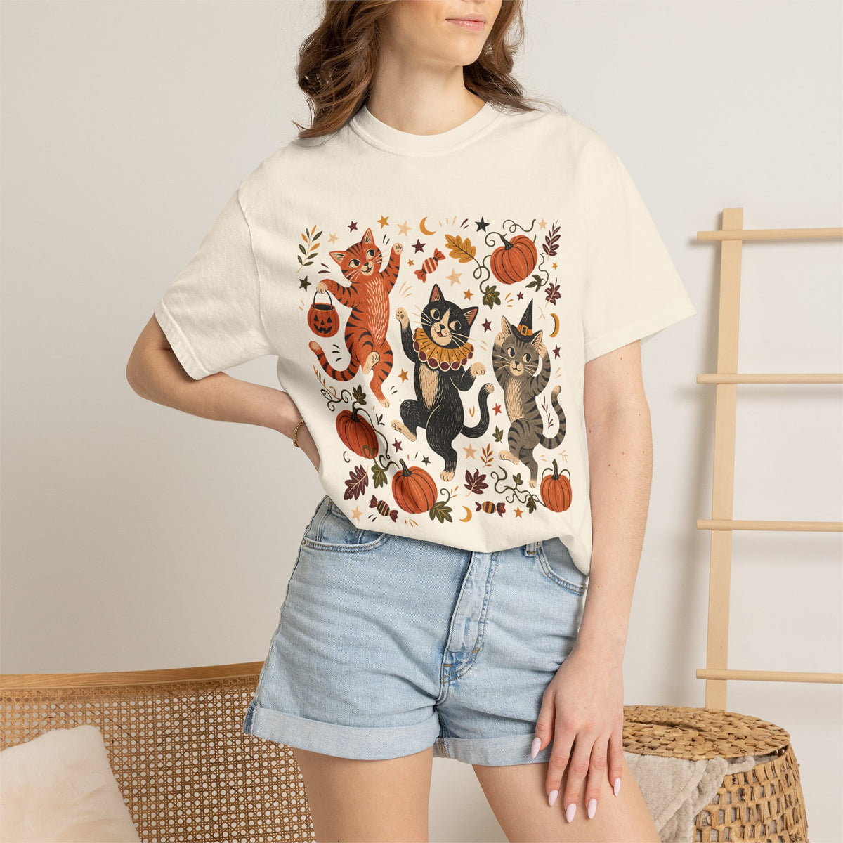 Halloween Cats T-Shirt – Cute Dancing Cats & Pumpkins Fall Cat Lover Tee