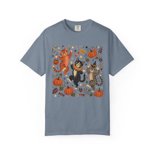 Halloween Cats T-Shirt – Cute Dancing Cats & Pumpkins Fall Cat Lover Tee