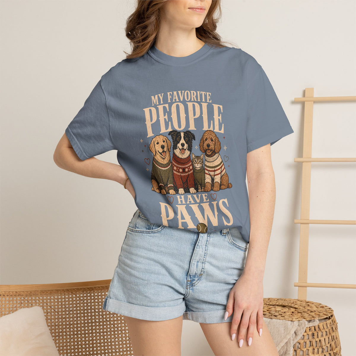 "My Favorite People Have Paws" T-Shirt – Golden Retriever, Border Collie, Cat & Doodle in Sweaters