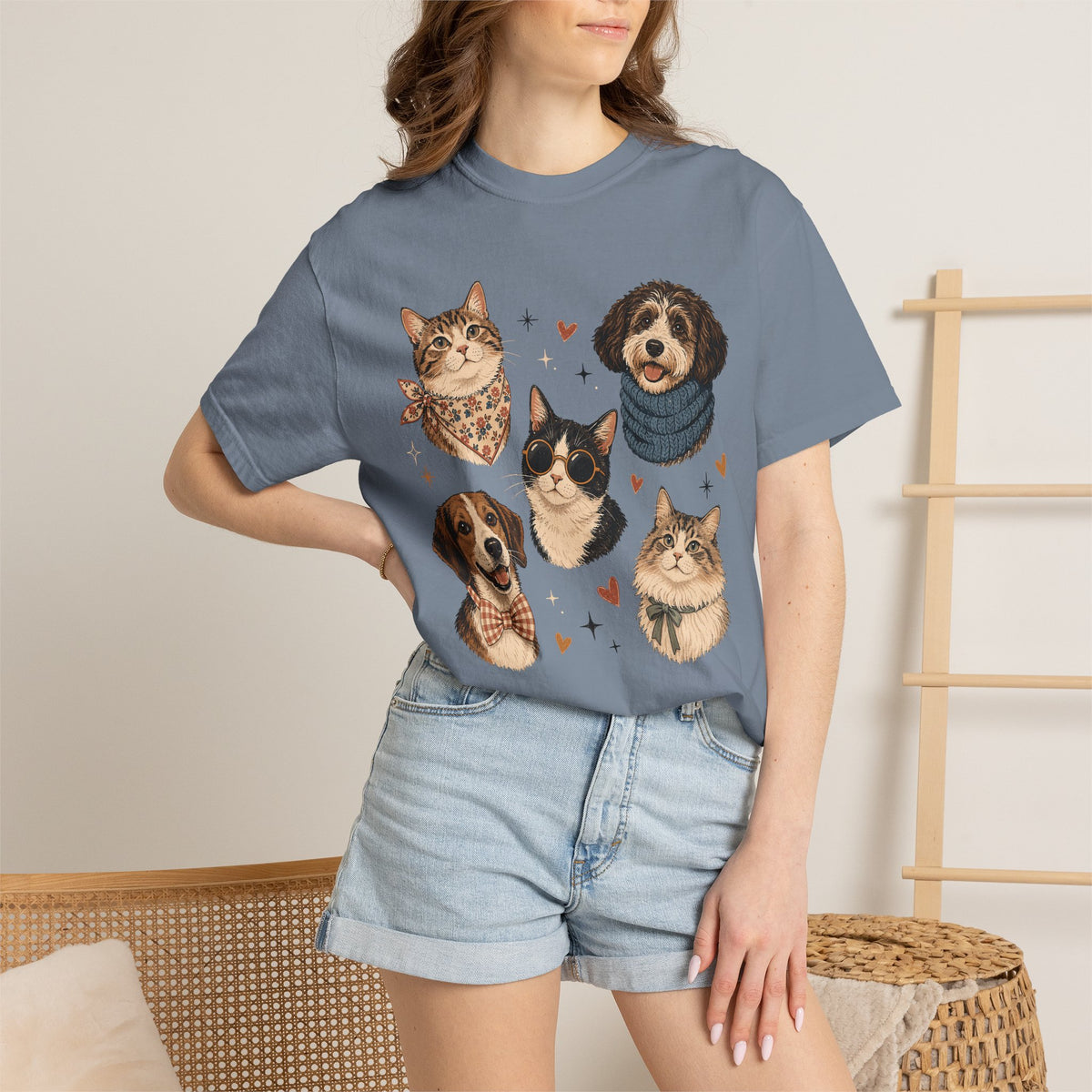 Pets in Style Dog and Cat Graphic T-Shirt