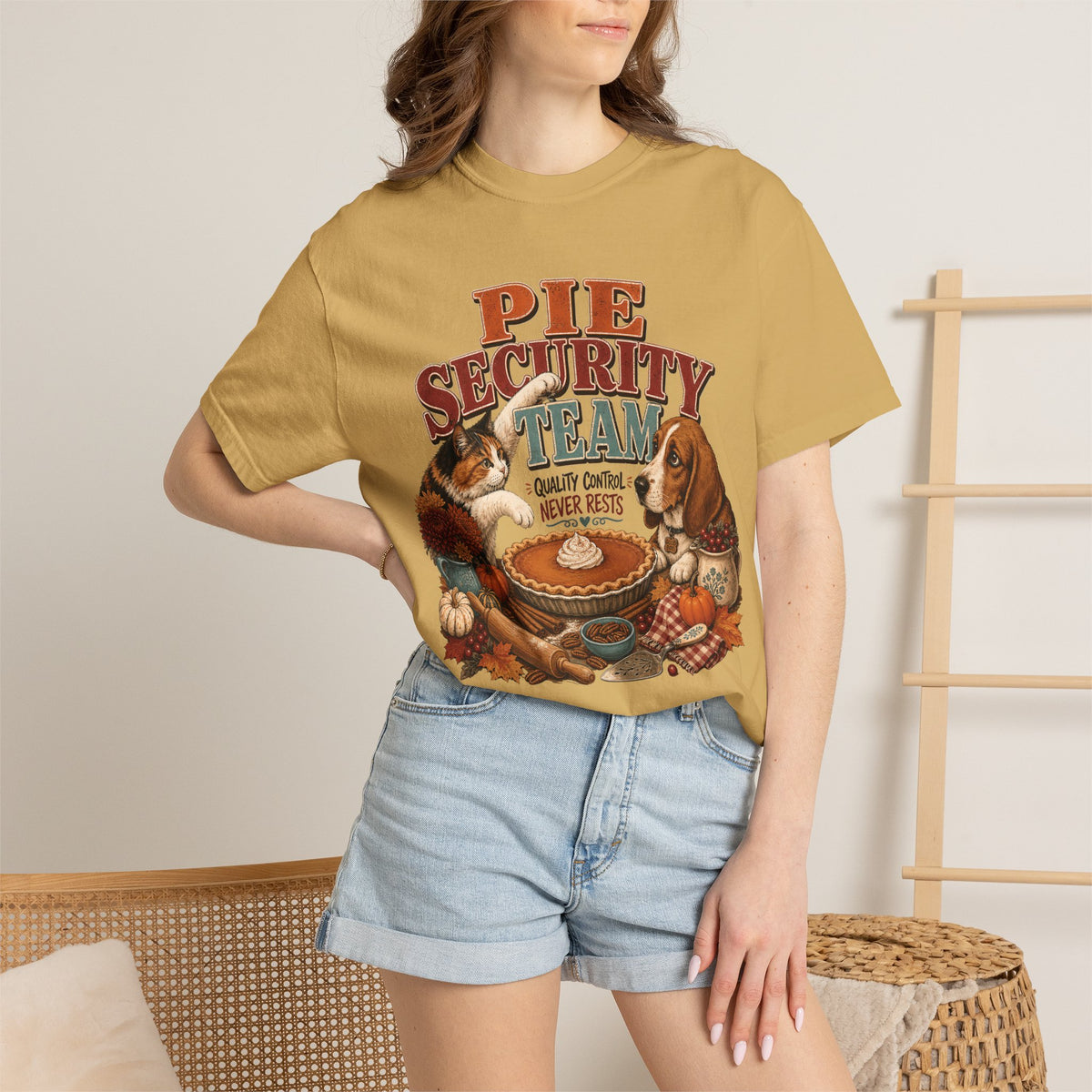 Pie Security Team – Funny Thanksgiving Dog & Cat T-Shirt