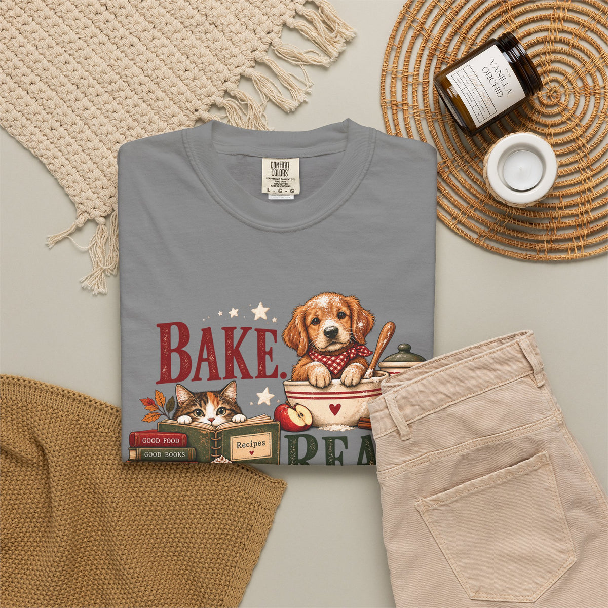 Bake. Read. Cuddle. Repeat. Pet Lover T-Shirt – Cozy Dog & Cat Book Lover Tee