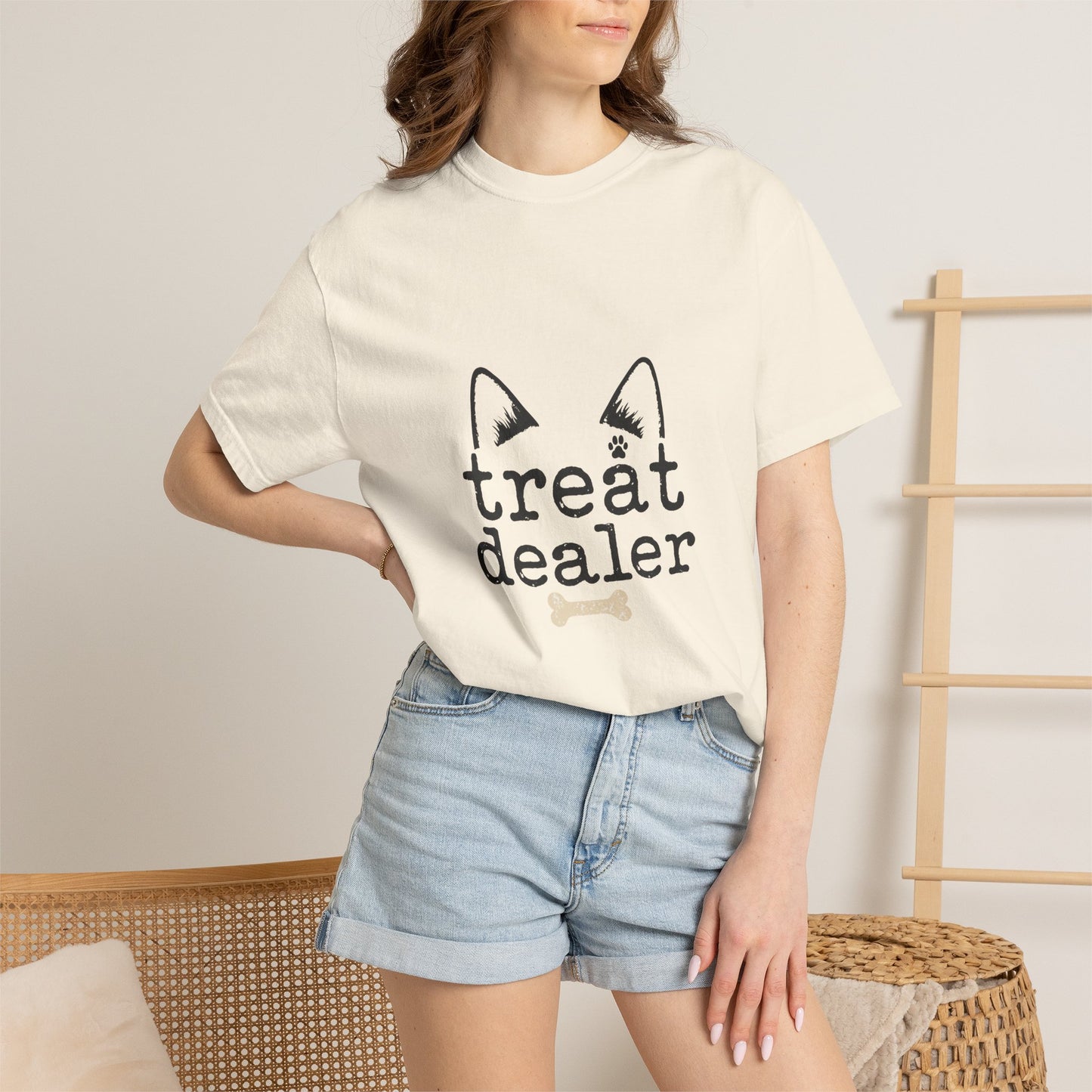 Treat Dealer Minimal Pet  — Cute Pet Lover T-Shirt