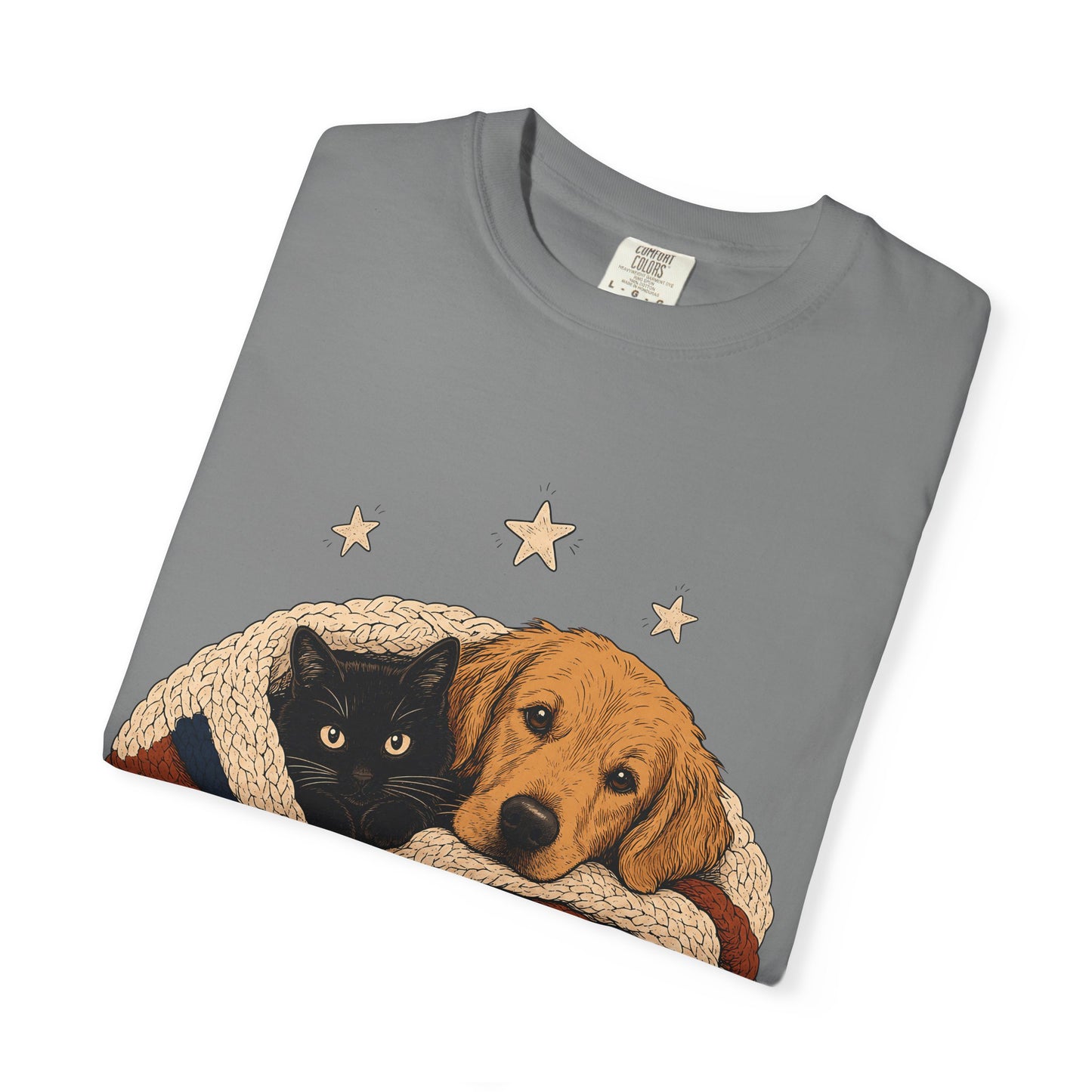 Cosy Blanket Buddies T-Shirt – Golden Retriever & Black Cat Design