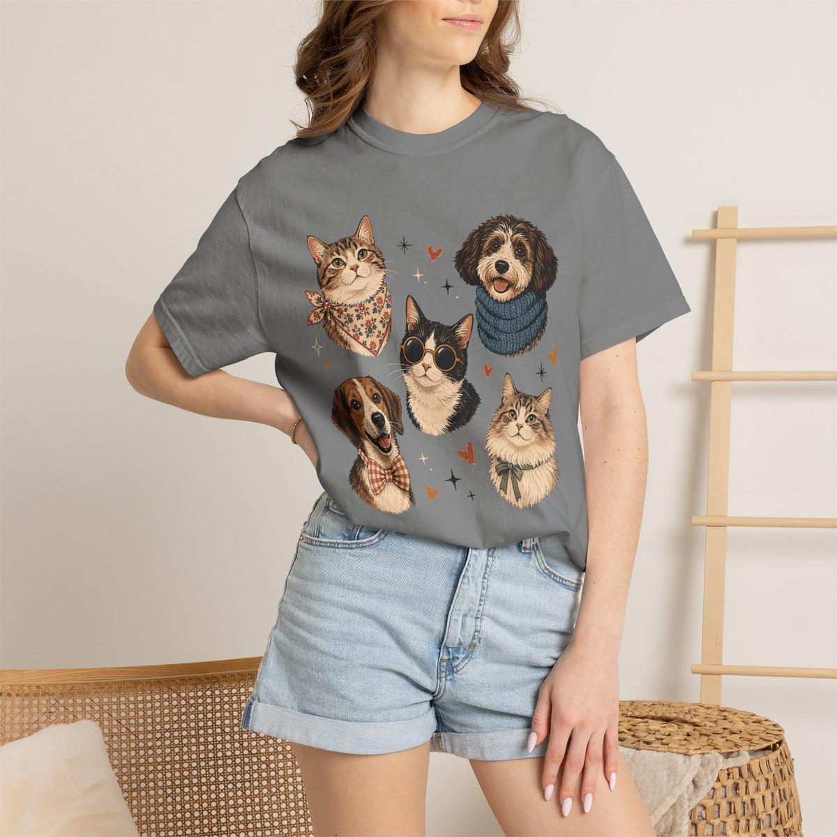 Pets in Style Dog and Cat Graphic T-Shirt
