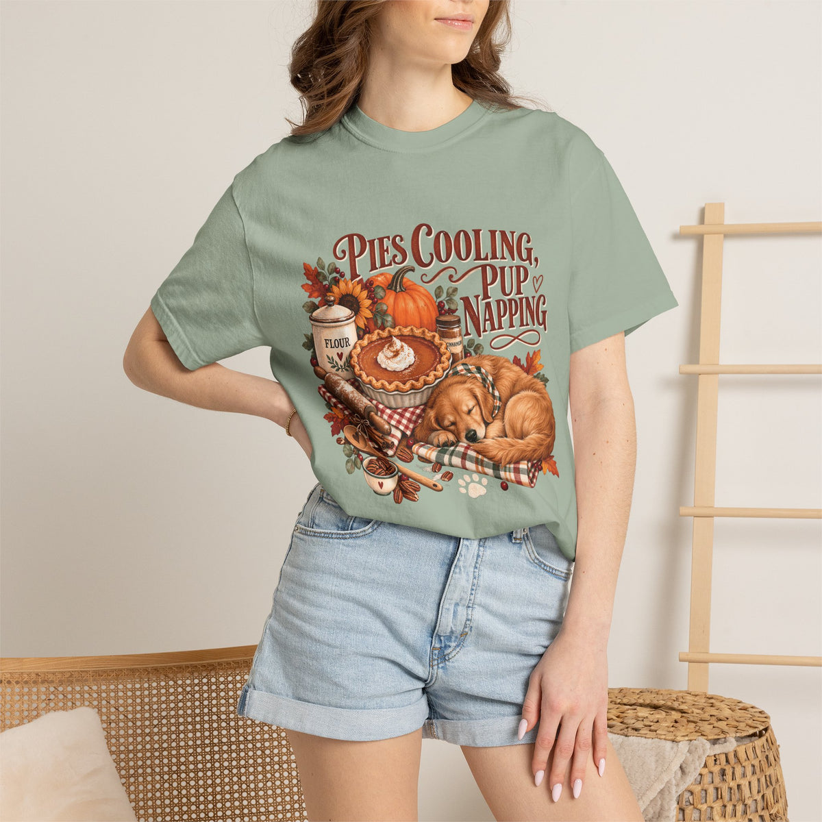 Pies Cooling Pup Napping T-Shirt – Cozy Autumn Dog Lover Tee