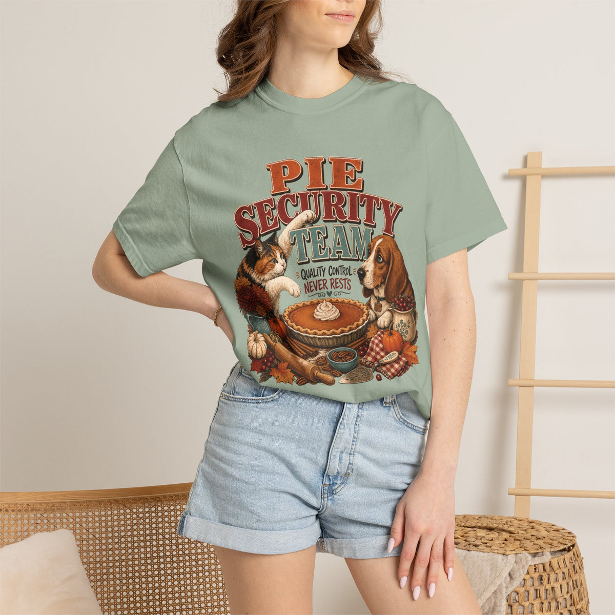 Pie Security Team – Funny Thanksgiving Dog & Cat T-Shirt