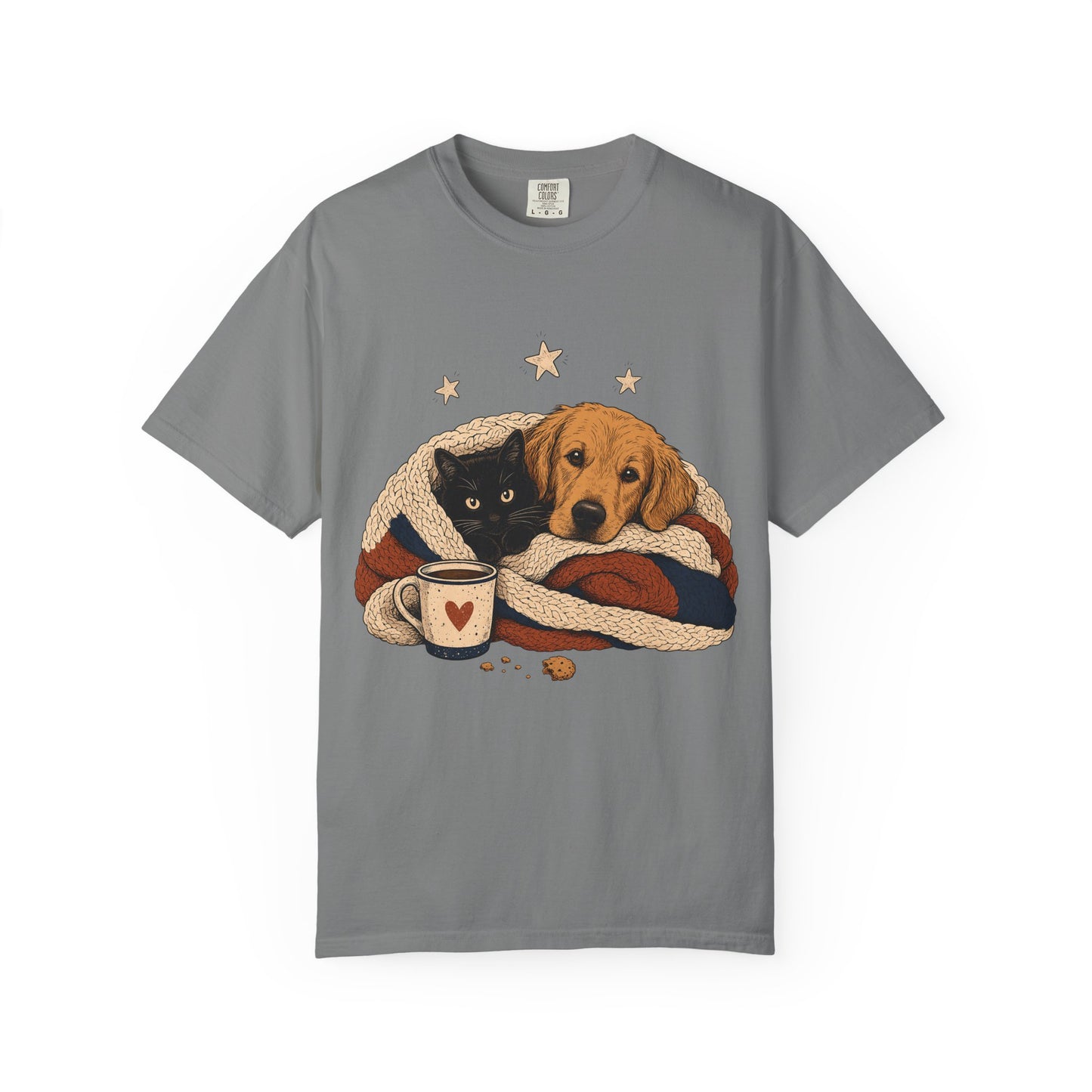 Cosy Blanket Buddies T-Shirt – Golden Retriever & Black Cat Design