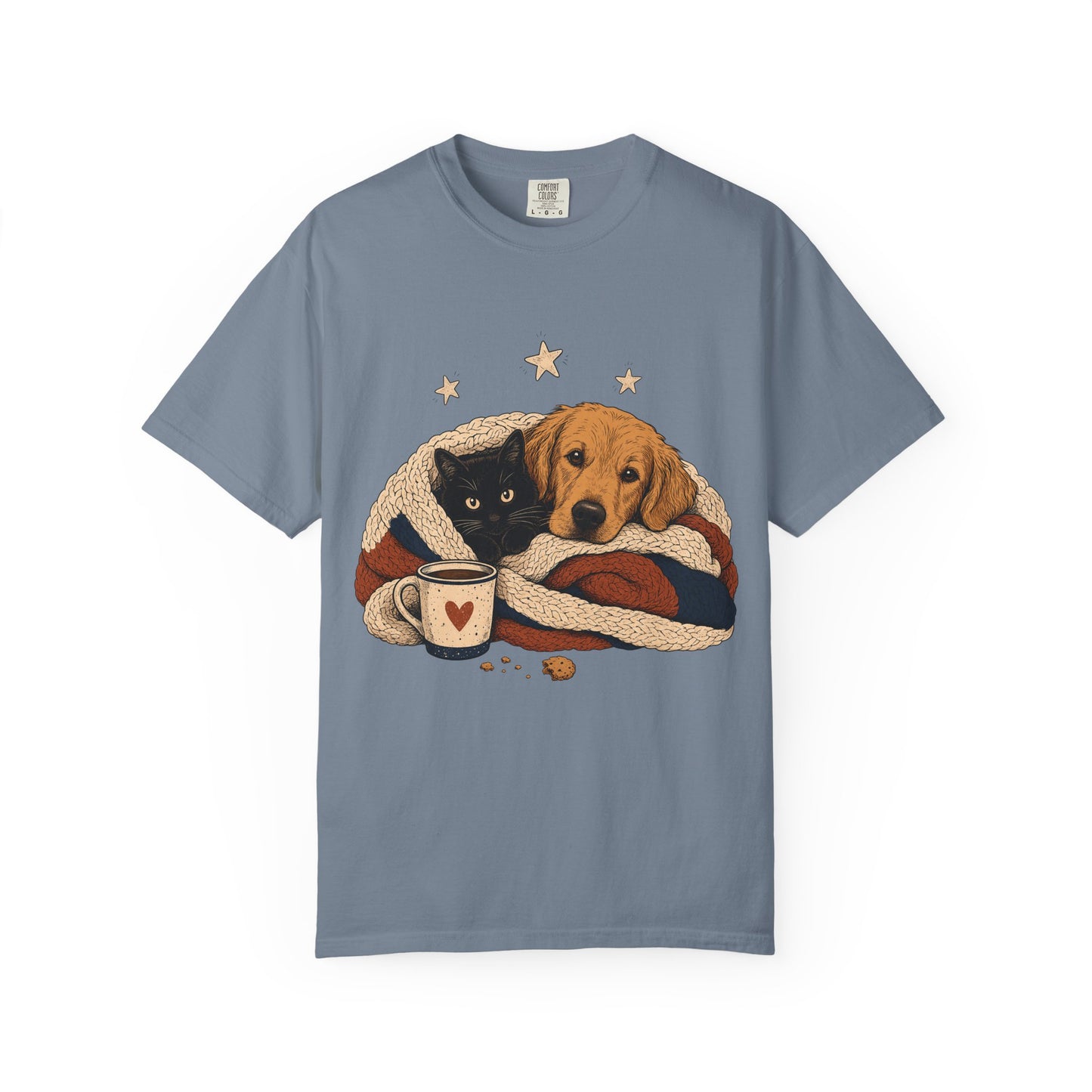 Cosy Blanket Buddies T-Shirt – Golden Retriever & Black Cat Design
