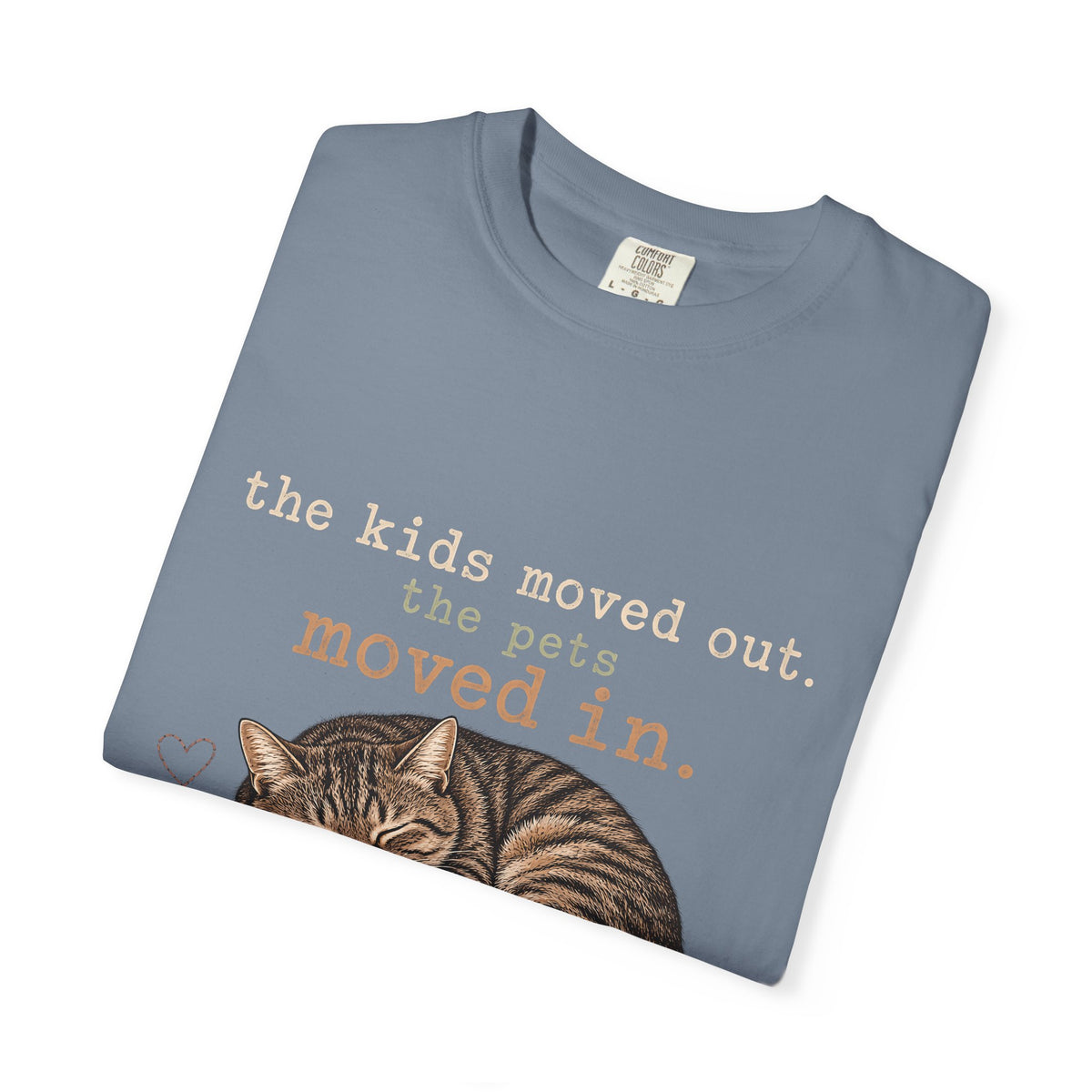 The Kids Moved Out The Pets Moved In T-Shirt – Funny Empty Nester Cat Tee