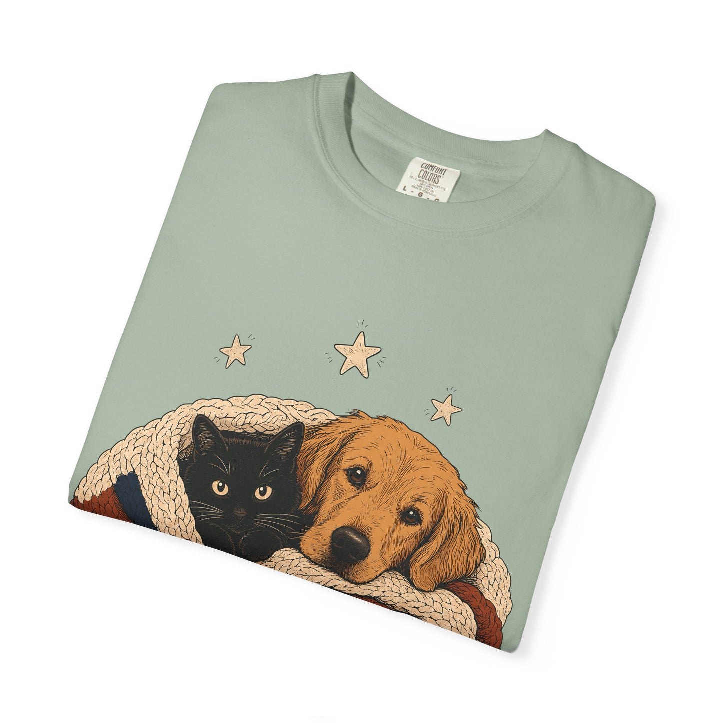 Cosy Blanket Buddies T-Shirt – Golden Retriever & Black Cat Design