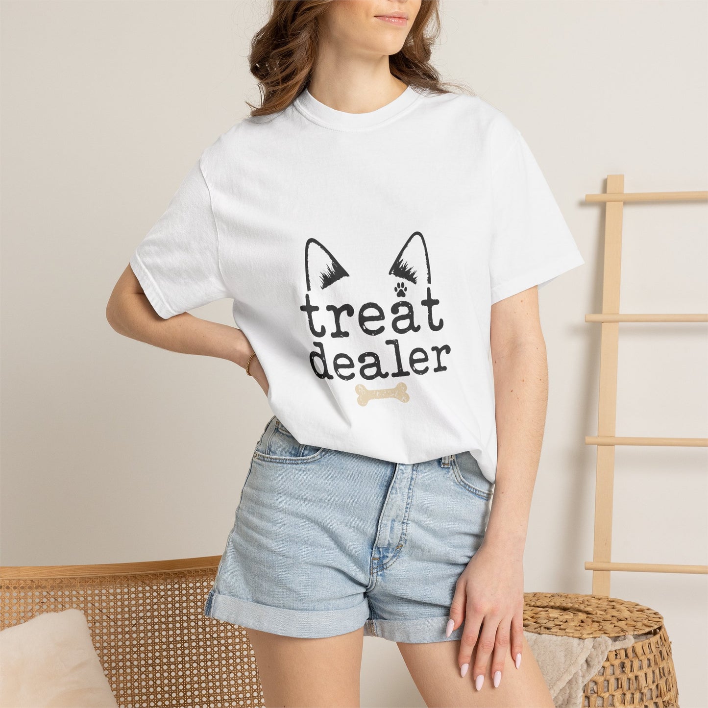 Treat Dealer Minimal Pet  — Cute Pet Lover T-Shirt