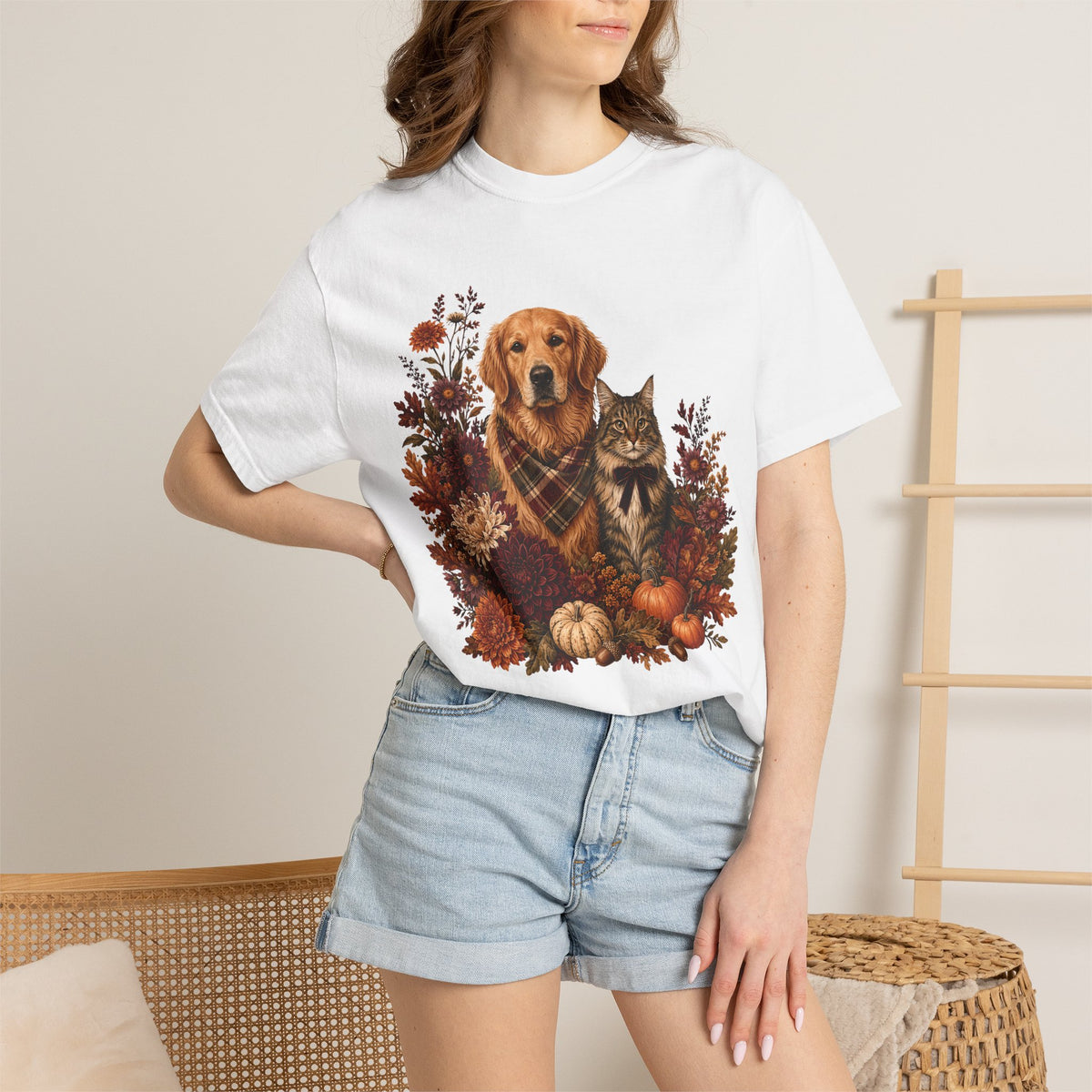 Autumn Dog & Cat Floral T-Shirt – Cozy Fall Pet Lover Graphic T-Shirt