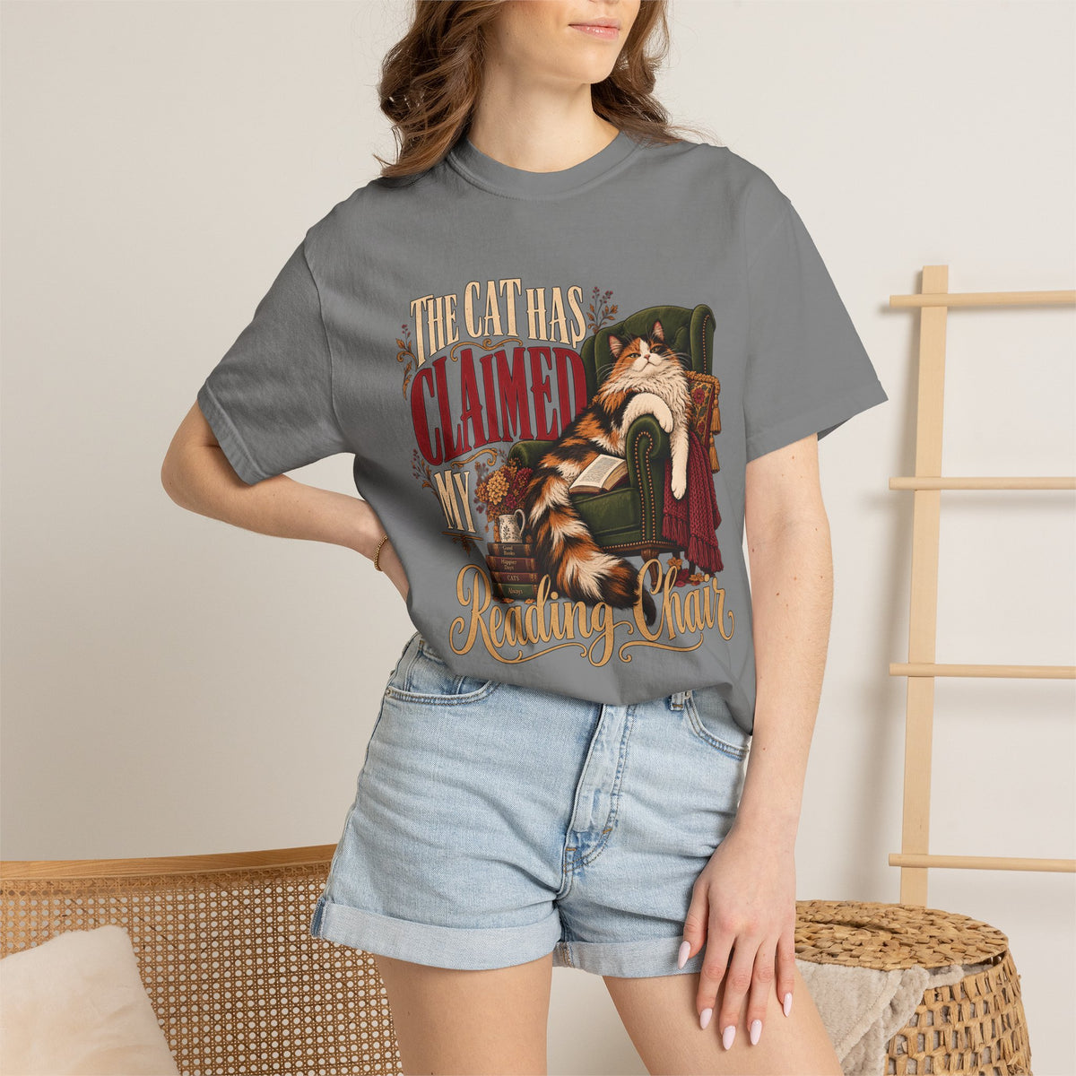 The Cat Has Claimed My Reading Chair T-Shirt – Funny Cat Book Lover Tee