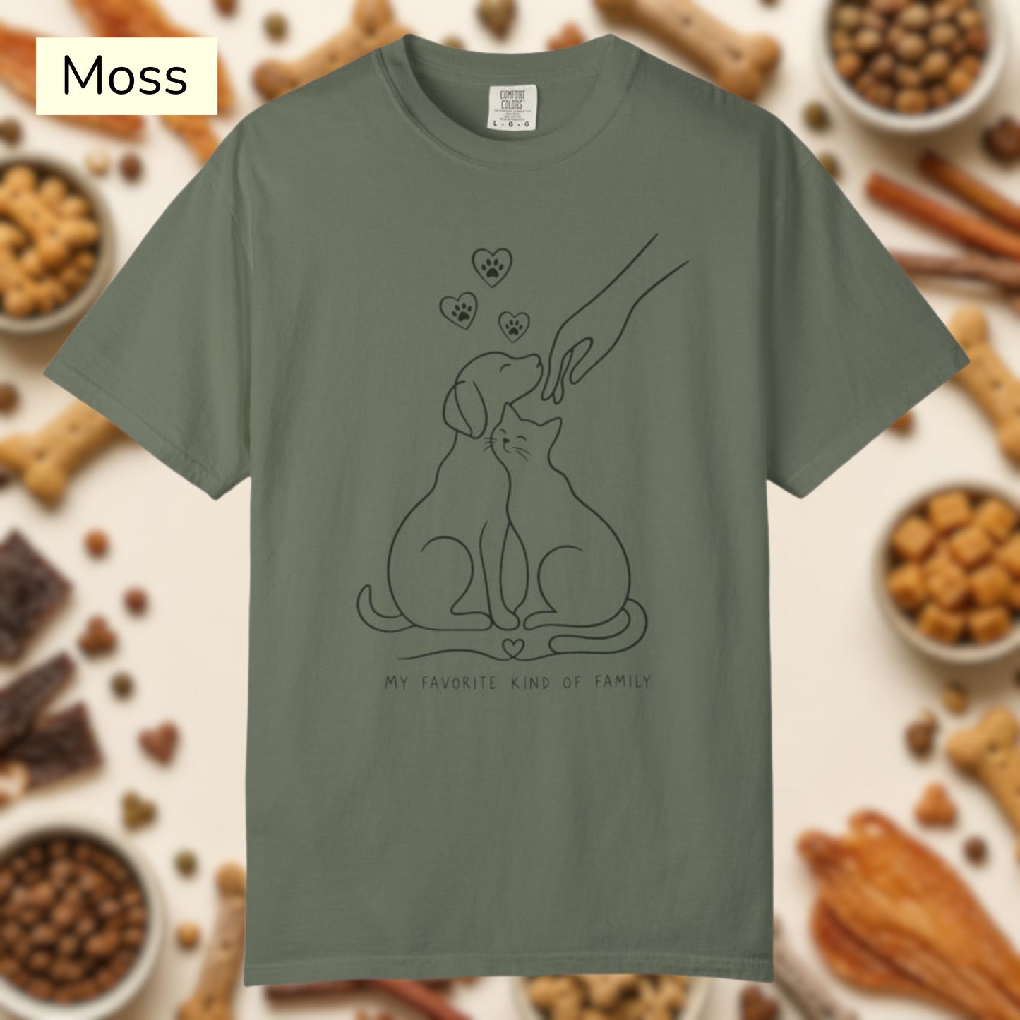 Minimalist Dog and Cat Family  — Cute Pet Lover T-Shirt