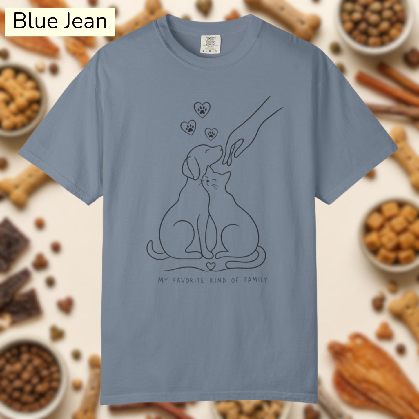 Minimalist Dog and Cat Family  — Cute Pet Lover T-Shirt