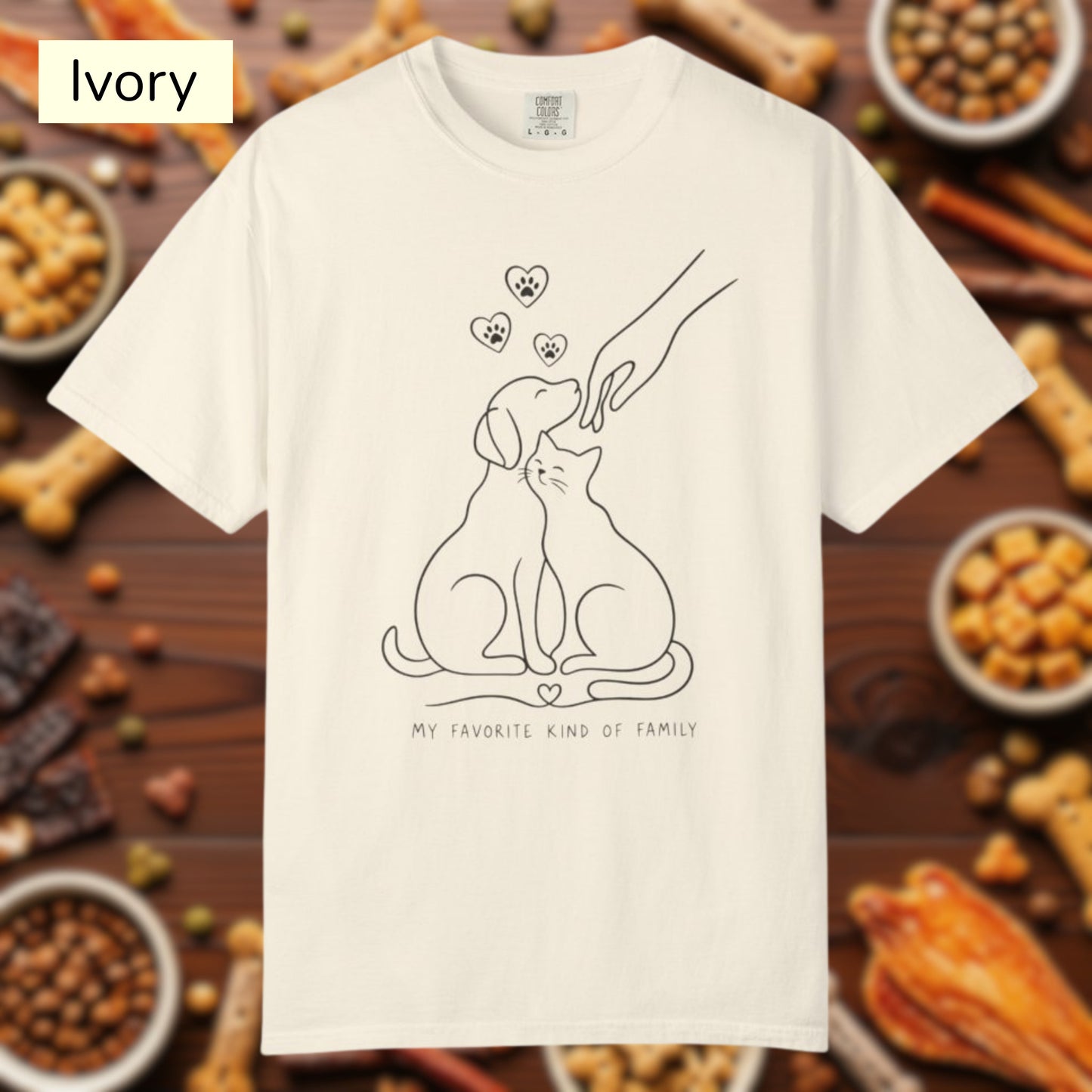 Minimalist Dog and Cat Family  — Cute Pet Lover T-Shirt