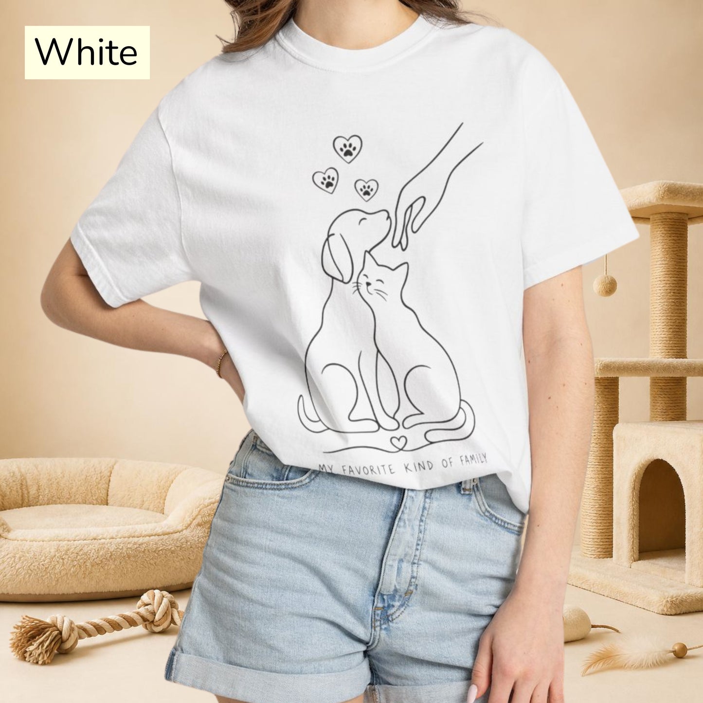 Minimalist Dog and Cat Family  — Cute Pet Lover T-Shirt