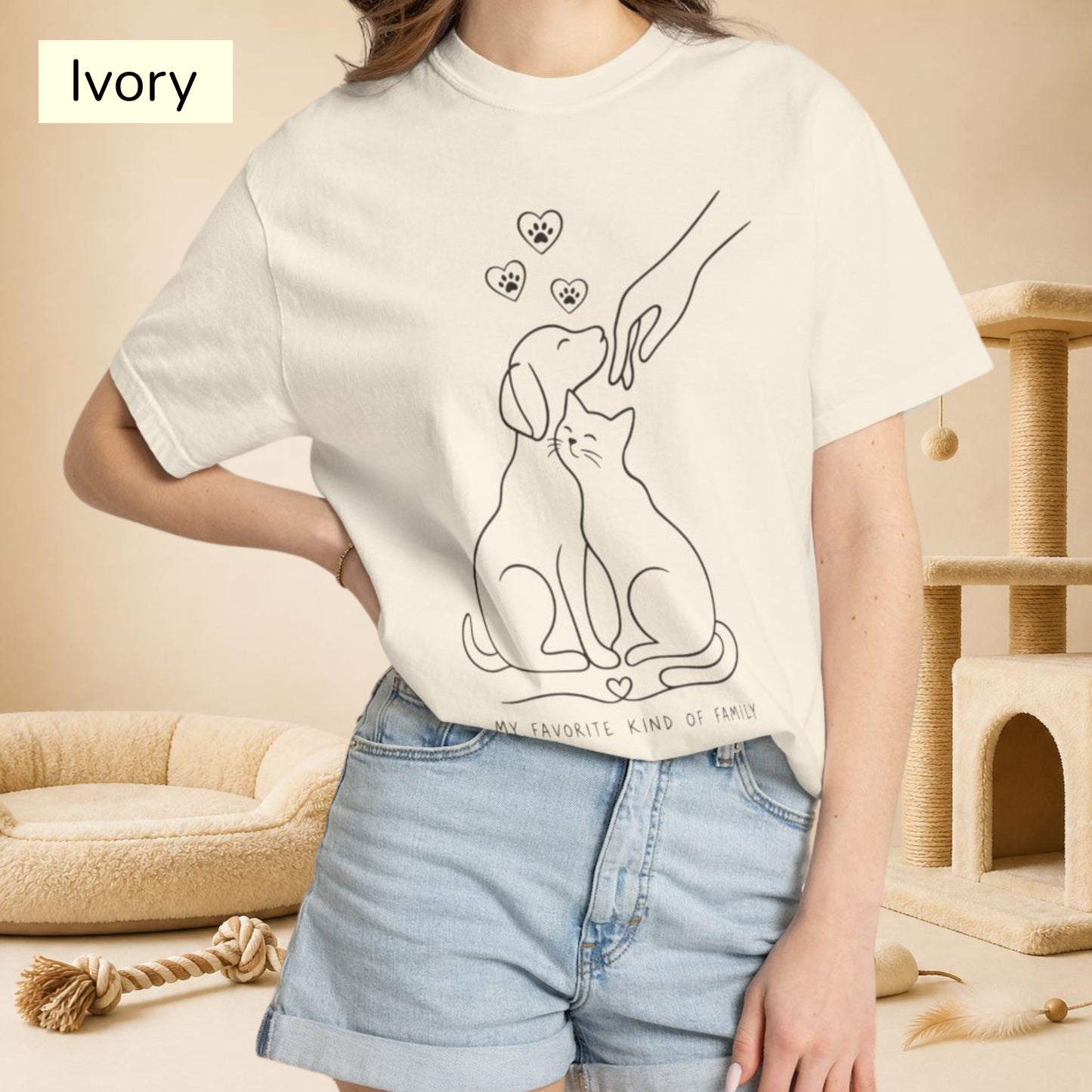 Minimalist Dog and Cat Family  — Cute Pet Lover T-Shirt