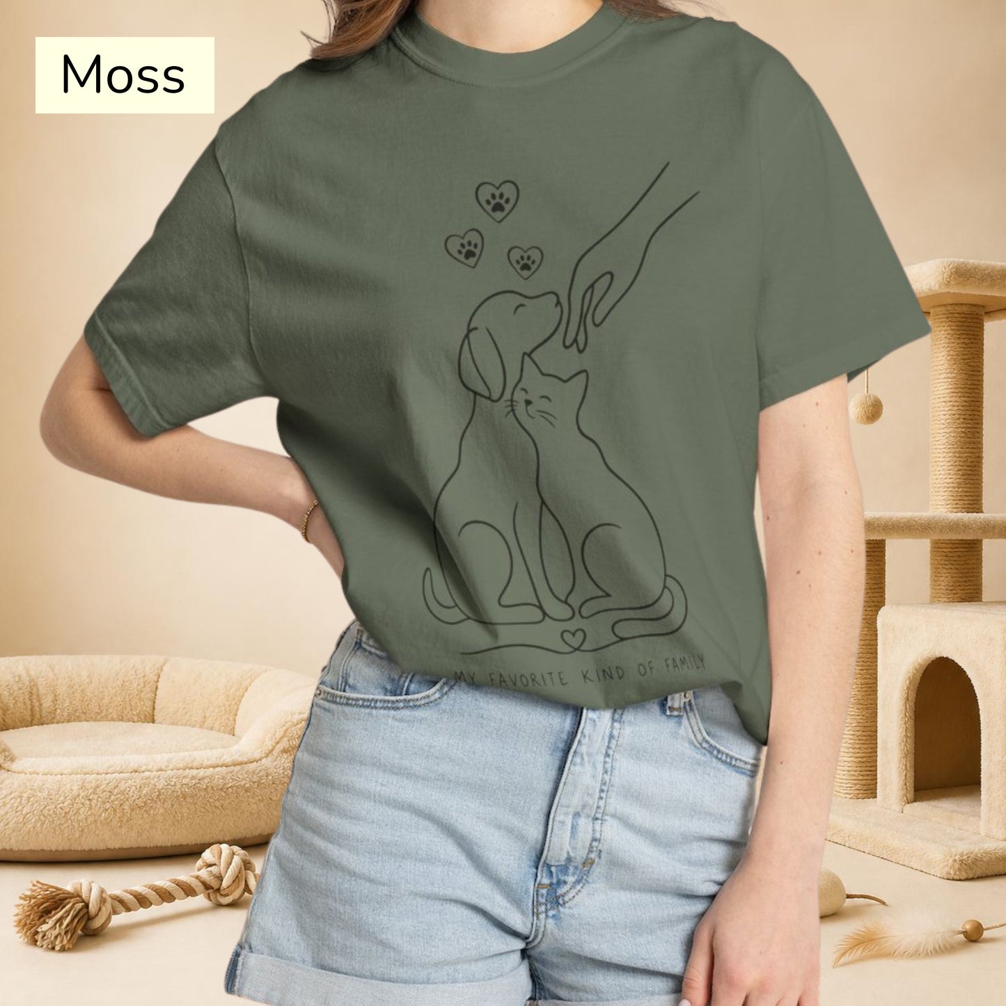 Minimalist Dog and Cat Family  — Cute Pet Lover T-Shirt