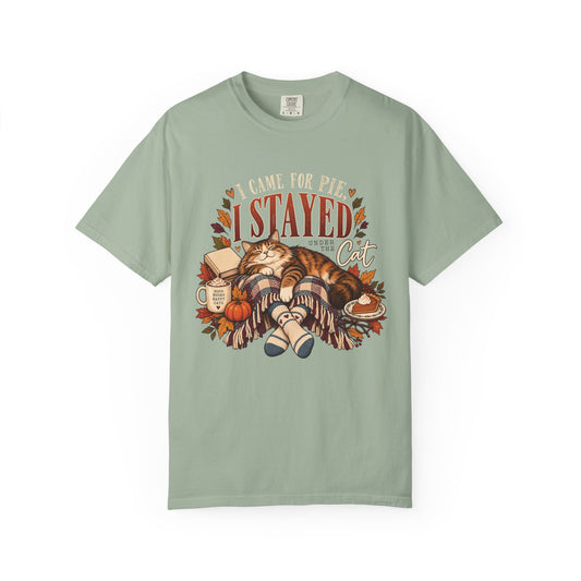 I Came for Pie I Stayed Under the Cat T-Shirt – Funny Thanksgiving Cat Tee
