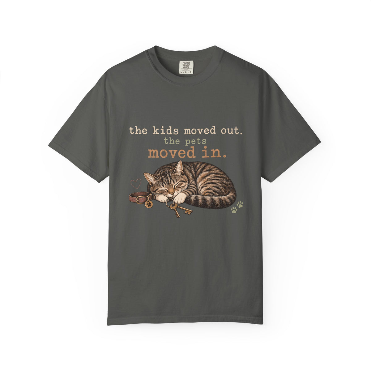The Kids Moved Out The Pets Moved In T-Shirt – Funny Empty Nester Cat Tee