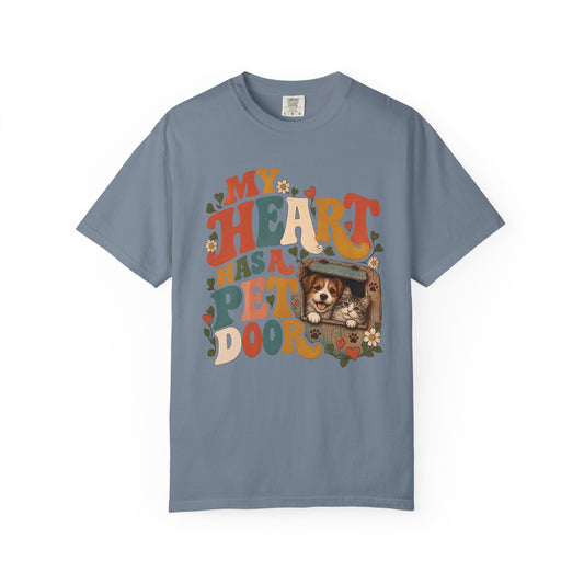My Heart Has a Pet Door T-Shirt – Retro Dog & Cat Lover Tee