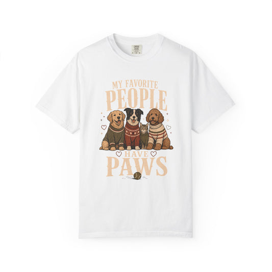 "My Favorite People Have Paws" T-Shirt – Golden Retriever, Border Collie, Cat & Doodle in Sweaters