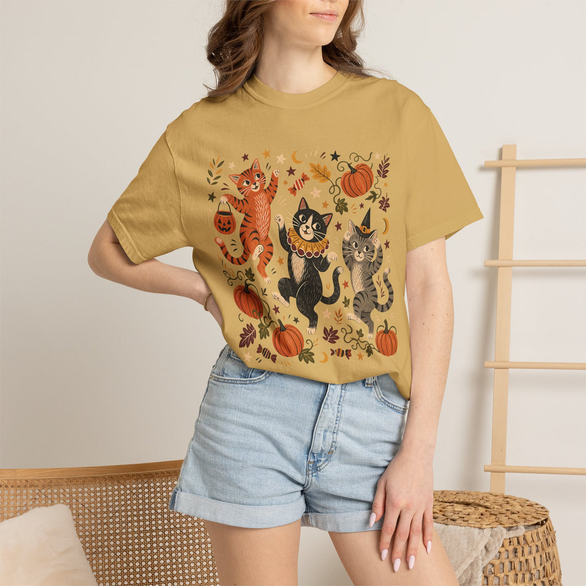 Halloween Cats T-Shirt – Cute Dancing Cats & Pumpkins Fall Cat Lover Tee