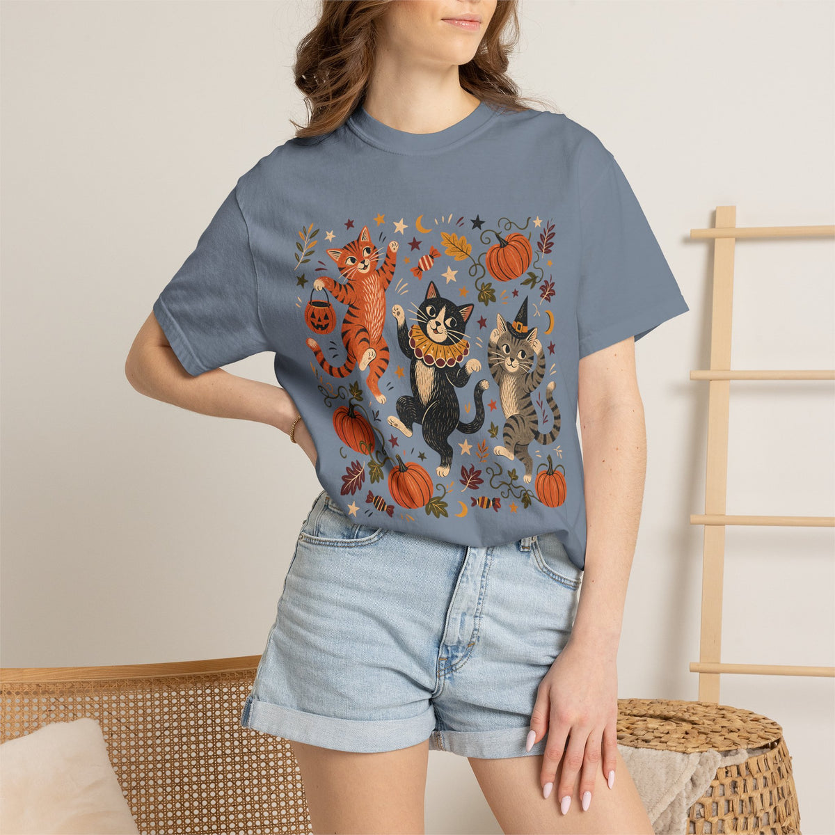 Halloween Cats T-Shirt – Cute Dancing Cats & Pumpkins Fall Cat Lover Tee