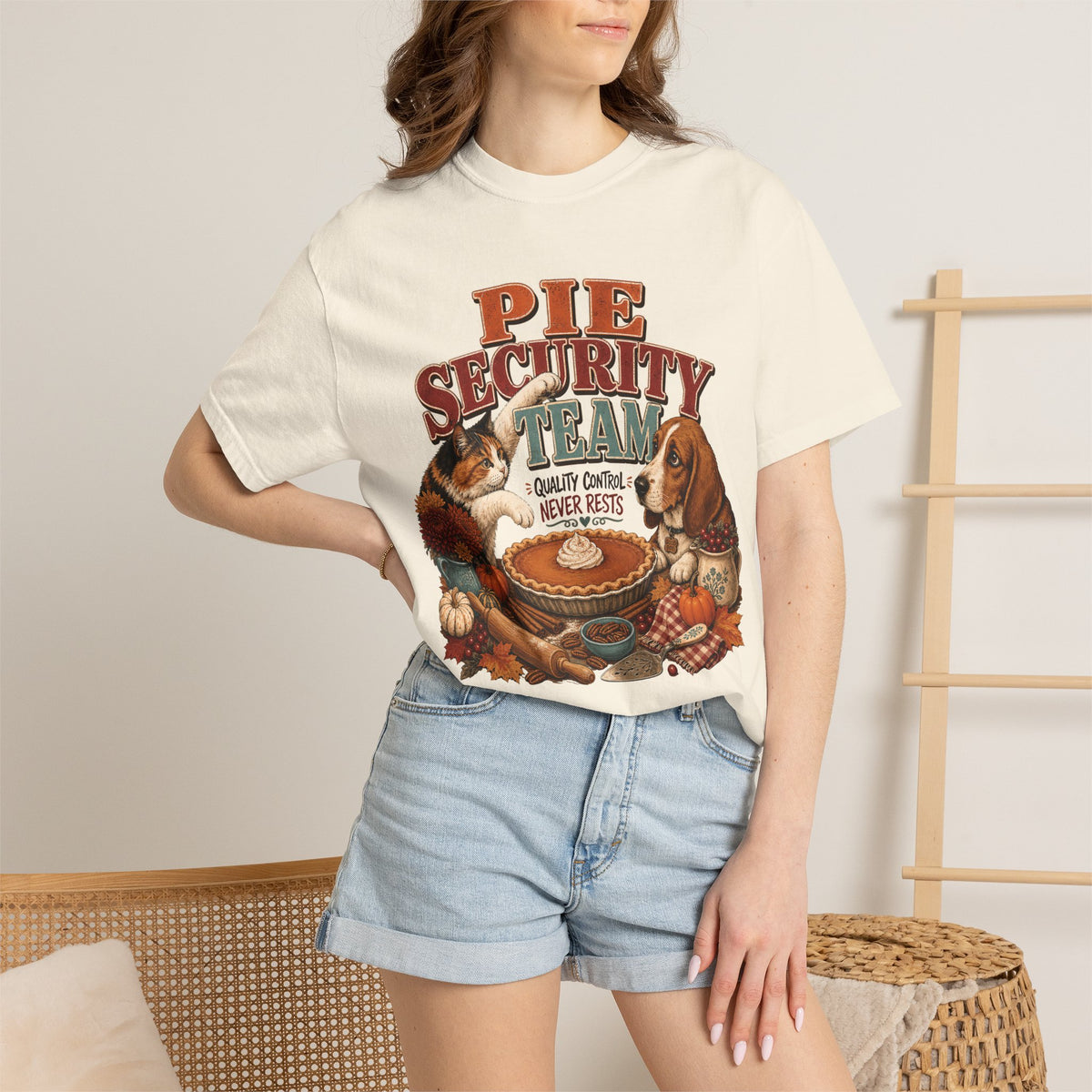 Pie Security Team – Funny Thanksgiving Dog & Cat T-Shirt