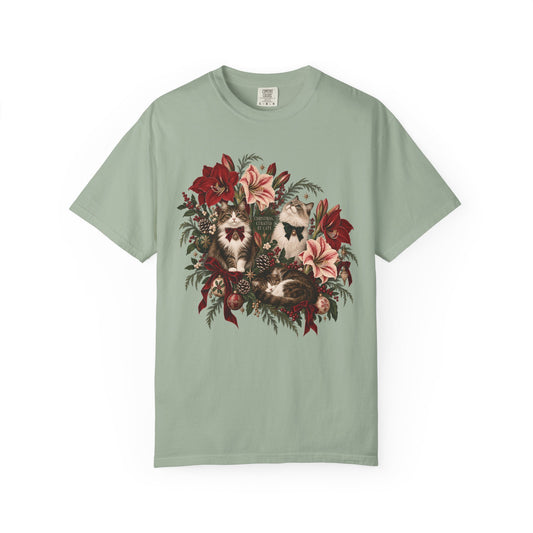 Christmas Curated by Cats T-Shirt – Elegant Vintage Christmas Cat Tee