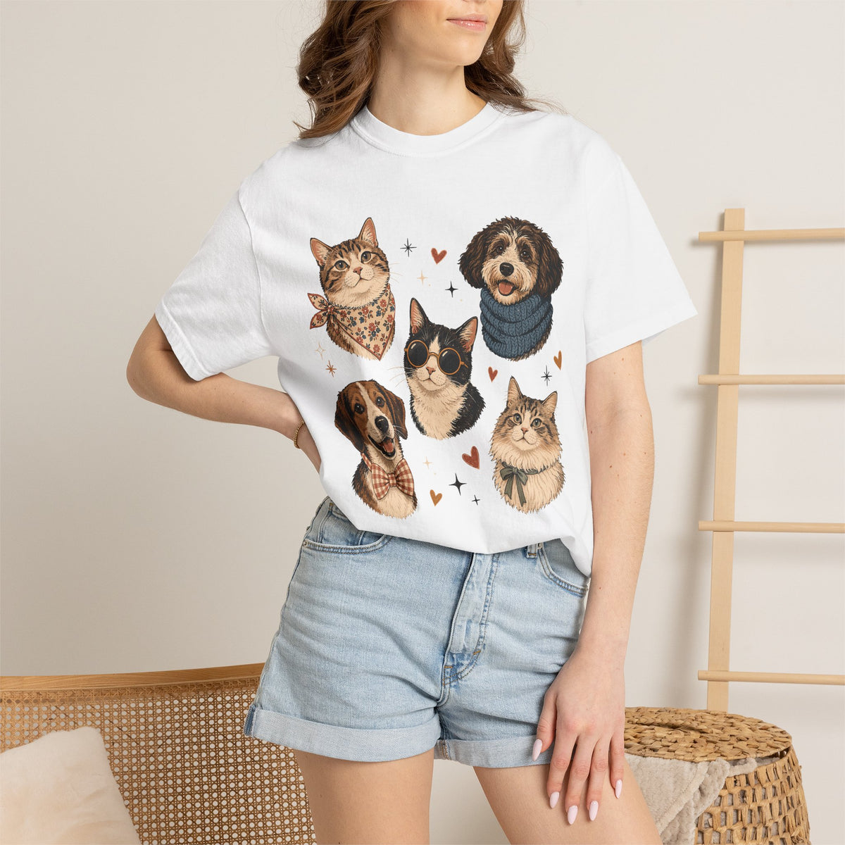 Pets in Style Dog and Cat Graphic T-Shirt