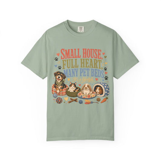 Small House Full Heart Many Pet Beds T-Shirt