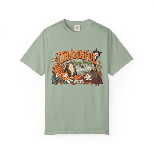 Thankful for Full Bowls & Warm Laps T-Shirt – Thanksgiving Cat Lover Tee