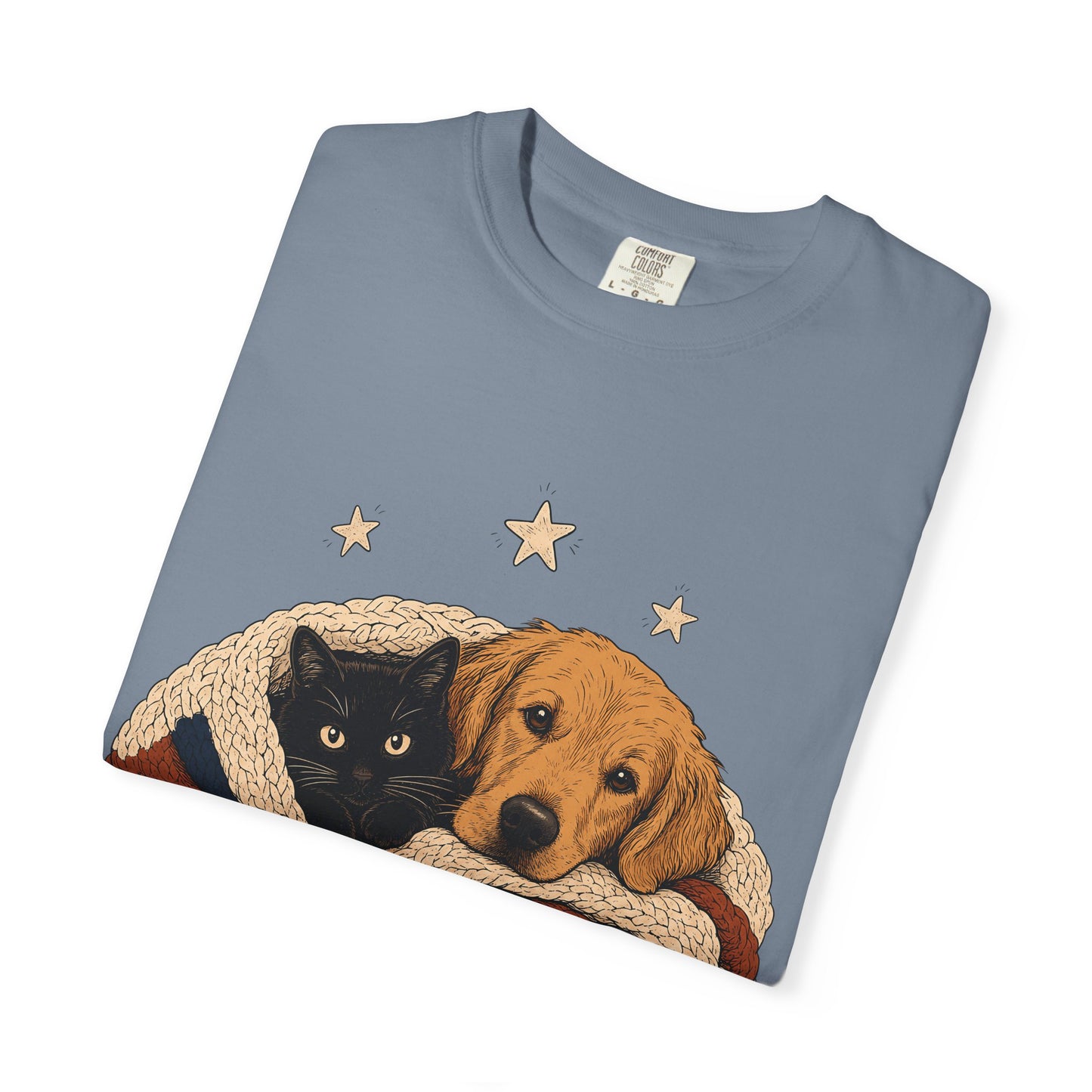 Cosy Blanket Buddies T-Shirt – Golden Retriever & Black Cat Design